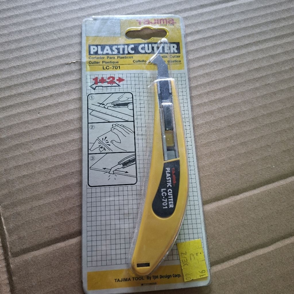 

Acriklic Cutter Lc 701 TAJIMA (Cutter Plastik)