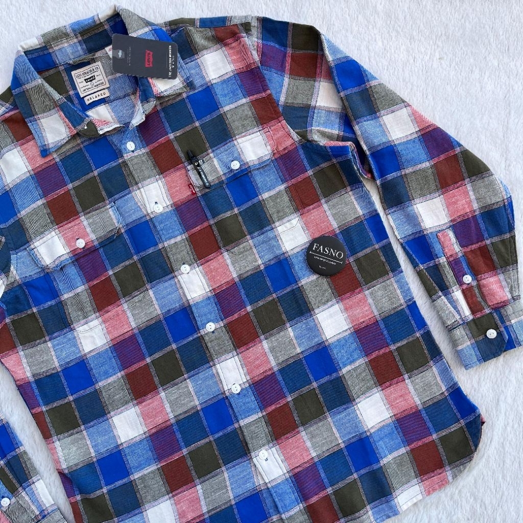 NEW & ORIGINAL LV'S Classic Jackson Worker "LS FLANEL shirt, 2 Pocket.
Color = Blue Red.