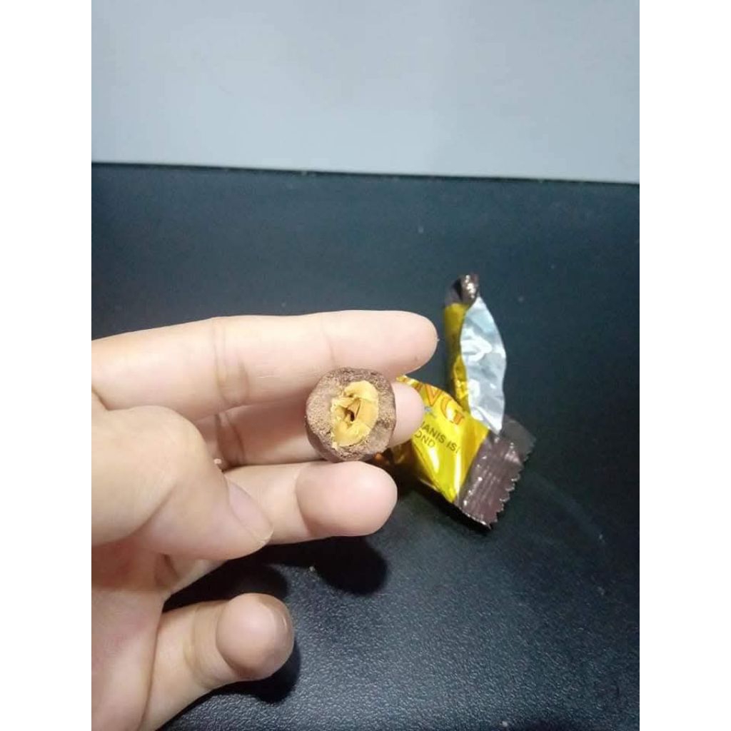 

the King Chocolate Almond