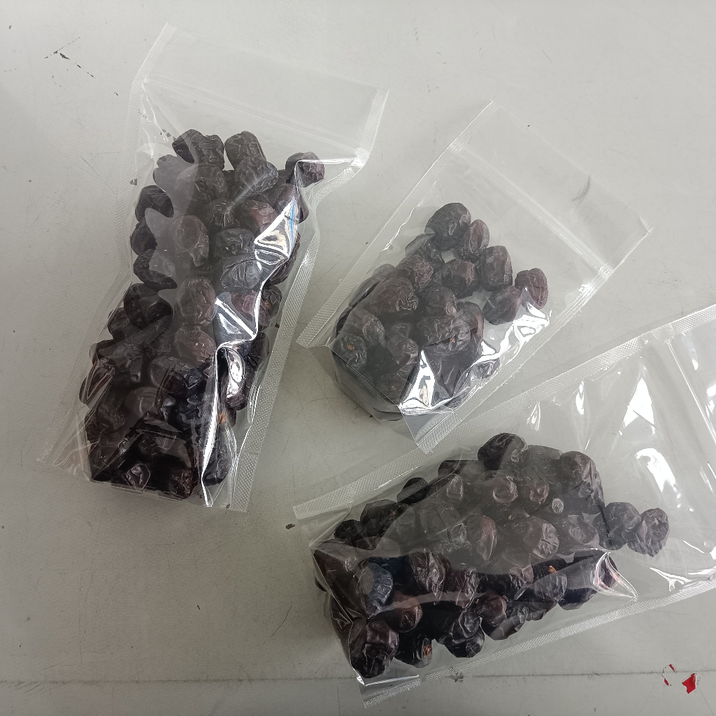 

Kurma Ajwa Repack Asli / Kurma Nabi Super Asli Madinah Kemasan Pouch Curah