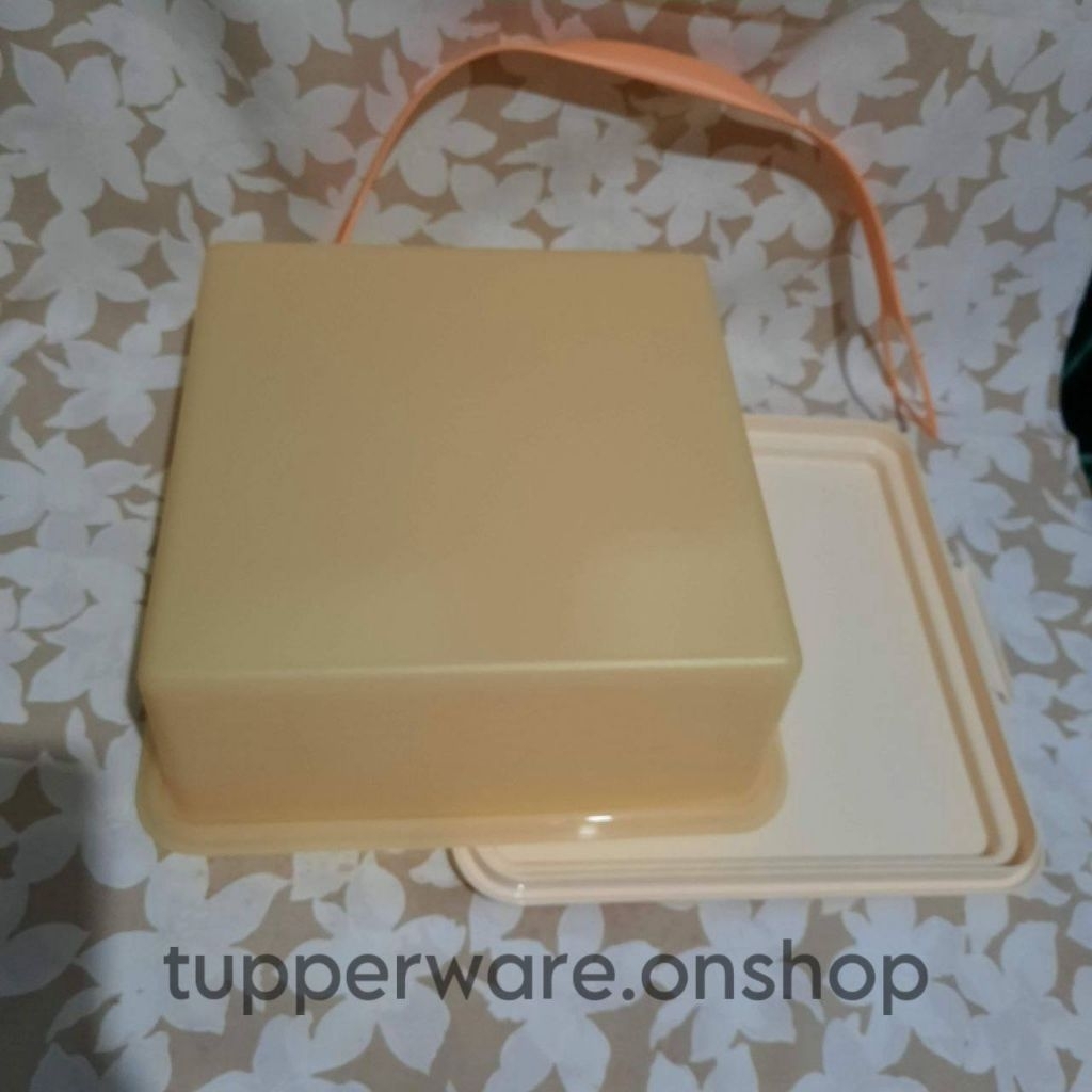 Square Cake Keeper Tupperware BARU