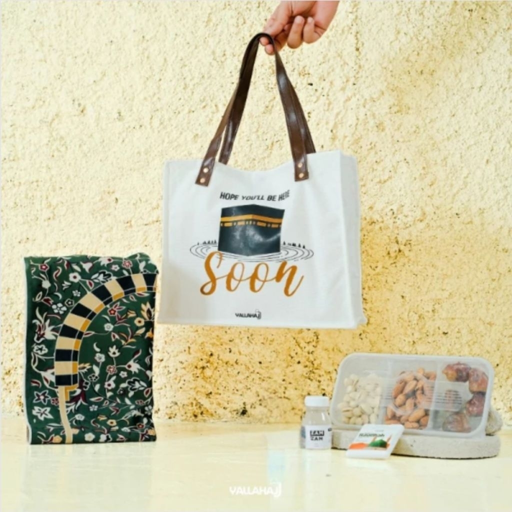 

Oleh-oleh Haji & Umroh Paket Luxury C Totebag Kanvas Sajadah/Hampers/Gift Haji dan Umroh