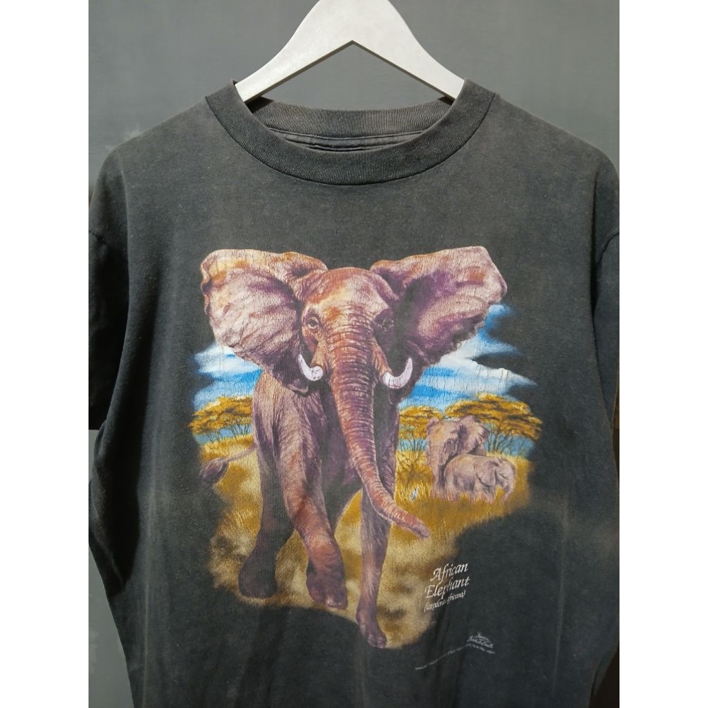 Kaos Vintage 90s Faded 3D Emblem African Elephant - L Boxy