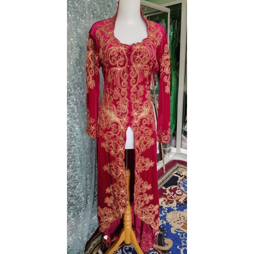 PRELOVED KEBAYA PENGANTIN BLUDRU MERAH