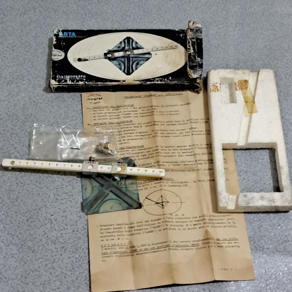 

Alat gambar Elips elip oval asli vintage elipsograf buatan Italy Jarang Didapat