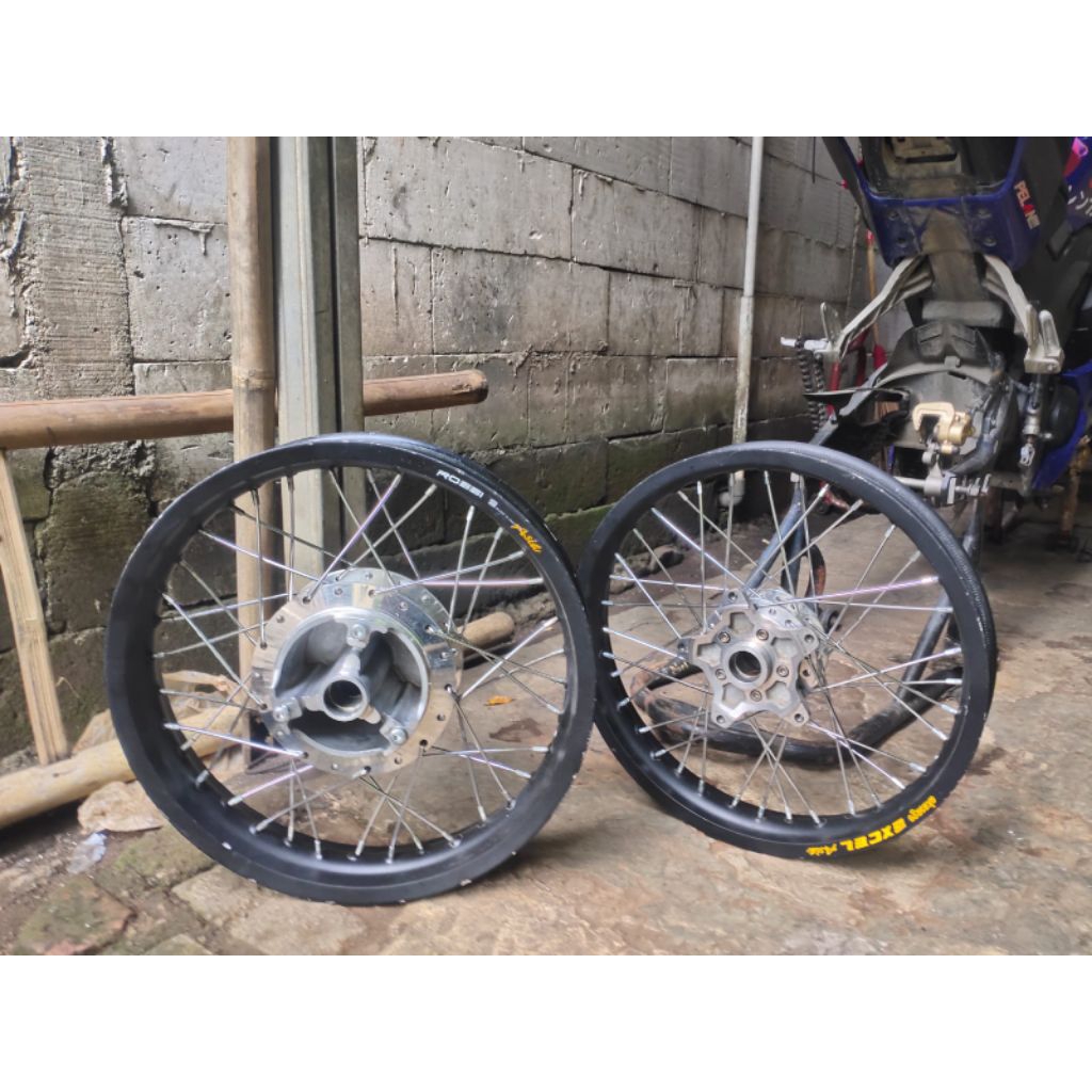 Velg Jari-jari R15 V3 V4 VVA Vixion R