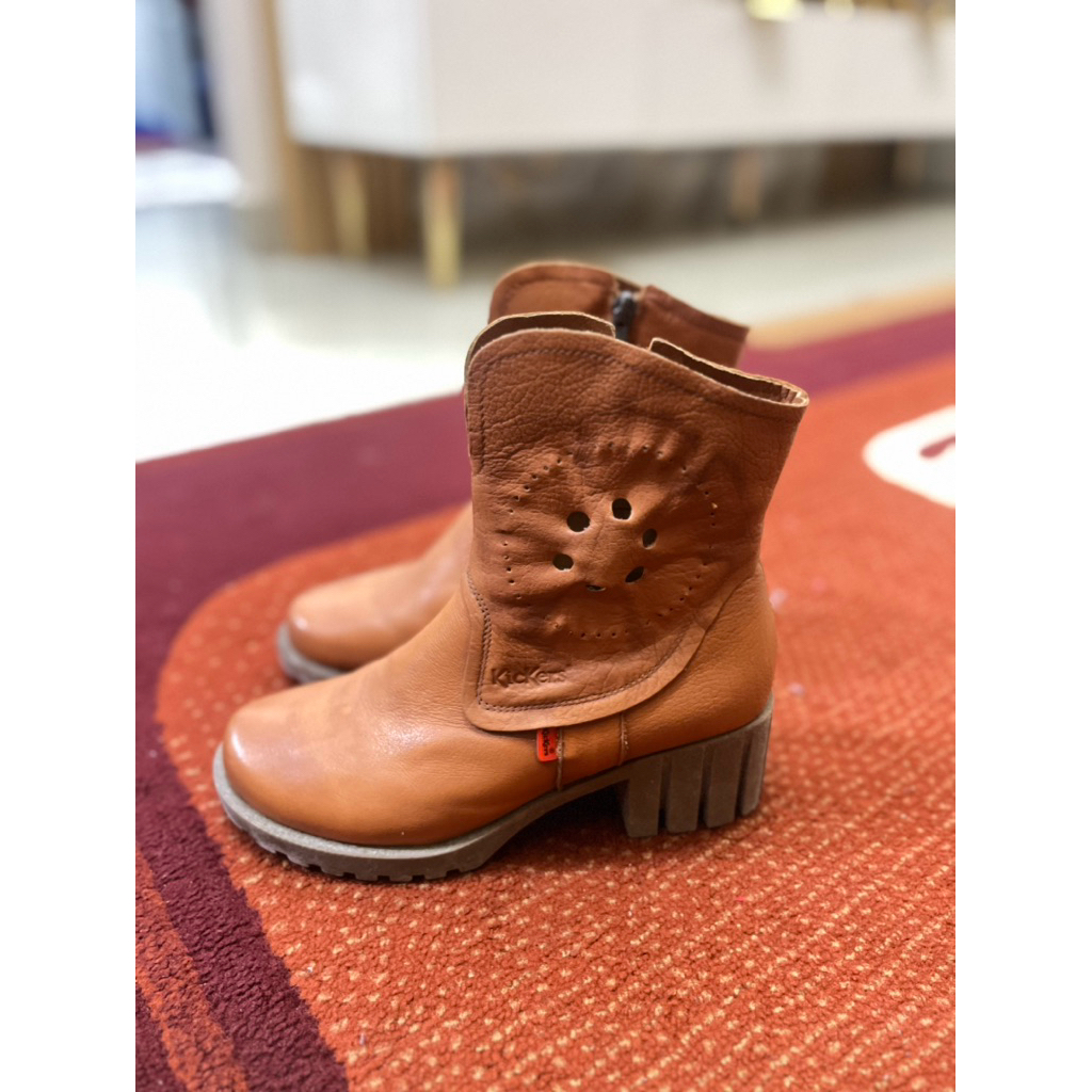 Kickers sepatu boots wanita