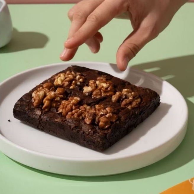 

BROWNIES WALNUT PREMIUM - THE EARTHBOUND UNE PIECE 10X10CM/20X20CM