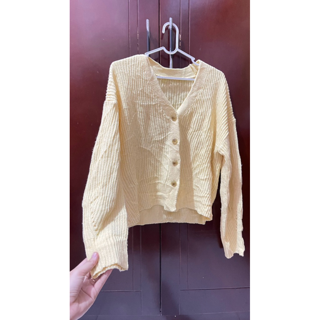 preloved cardigan rajut soft yellow