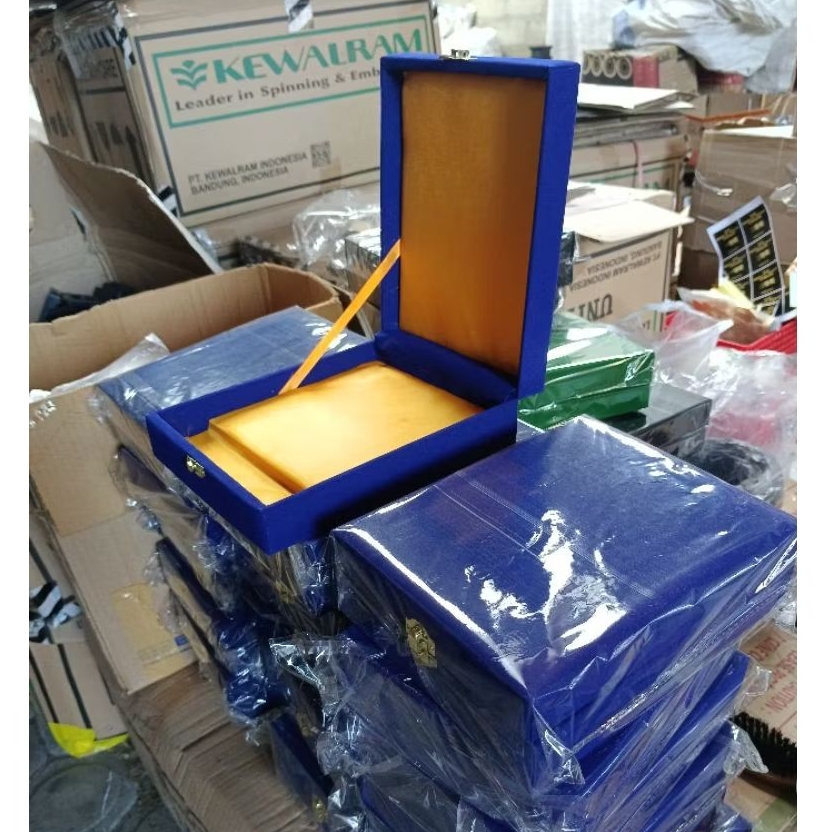 BOX KOTAK PLAKAT,BOX KAIN BLUDRU,KOTAK PERHIASAN,SOUVENIR,KOTAK MAHAR, PLAKAT MURAH, PLAKAT AKRILIK,