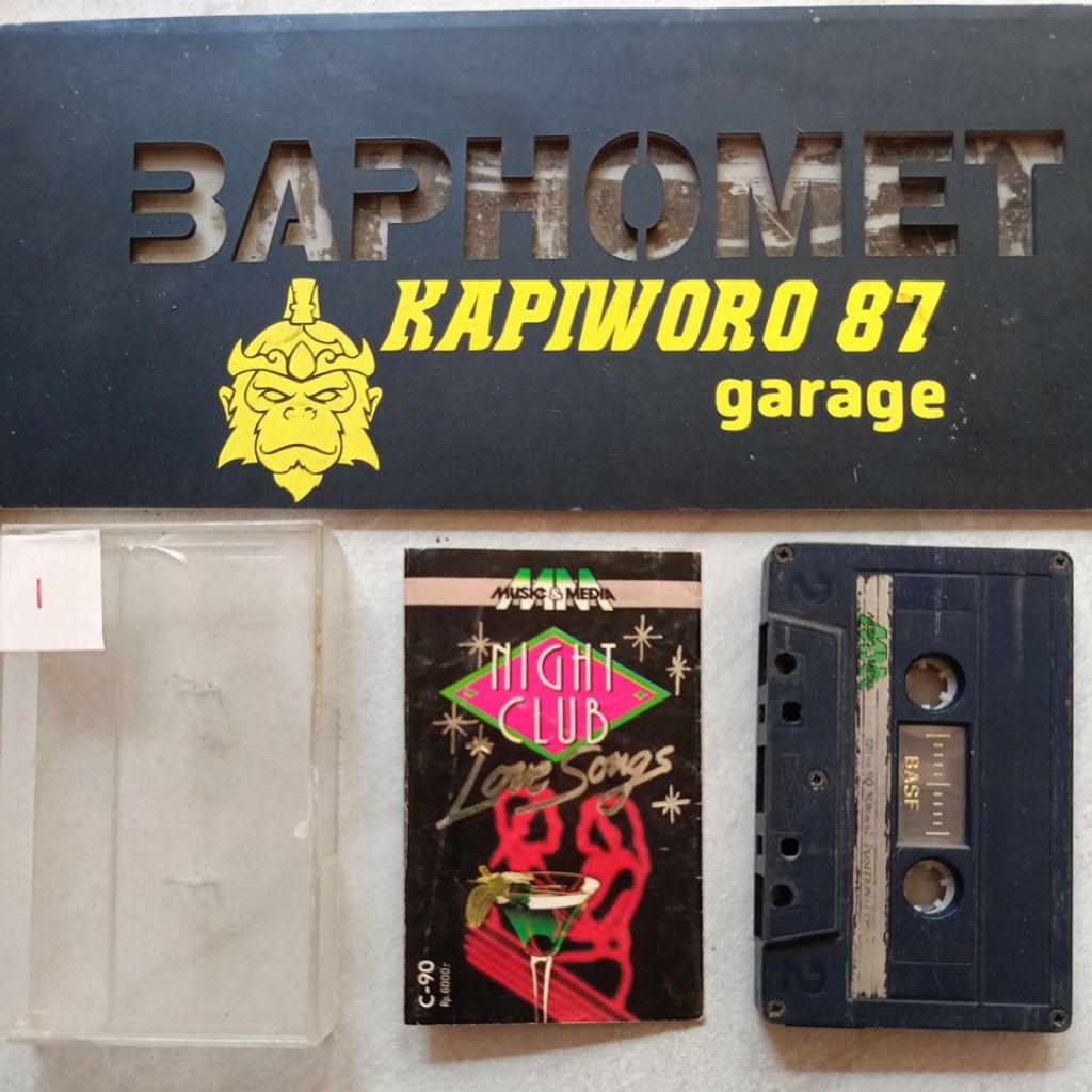 kaset pita,,NIGHT CLUB LOVE SONGS