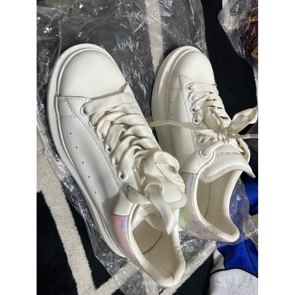 sepatu preloved putih