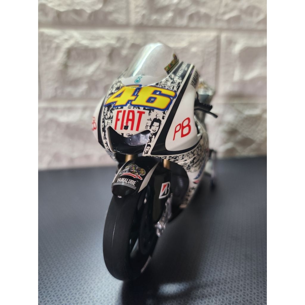 Diecast motogp rossi 1:12