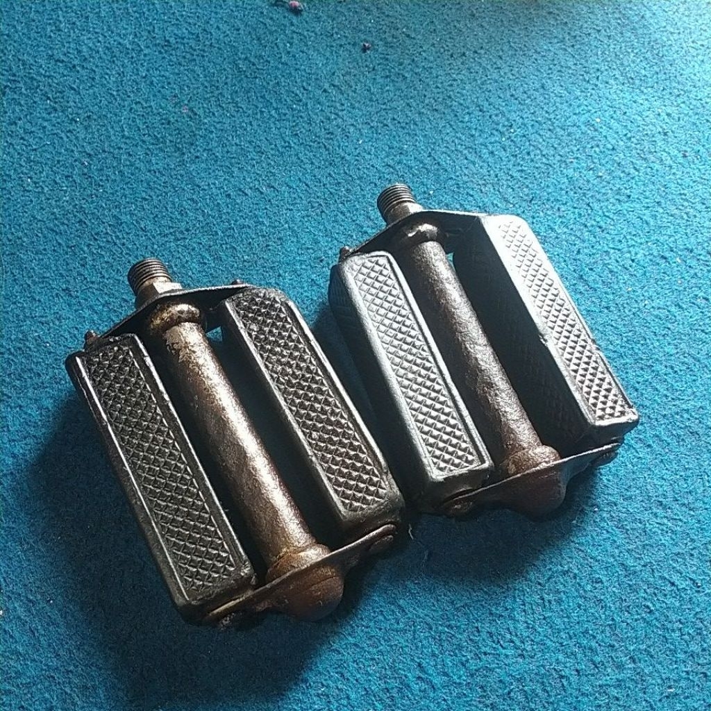 pedal sepeda onthel lawas/bukan baru