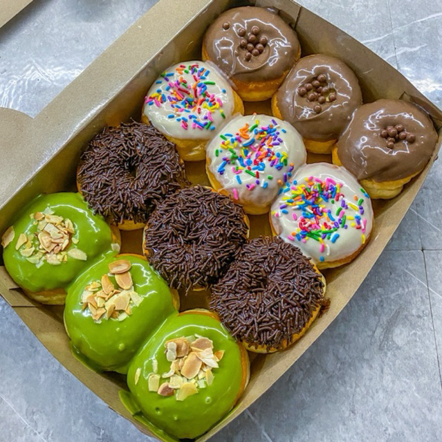 

donat glaze isi 12 by Df nuts