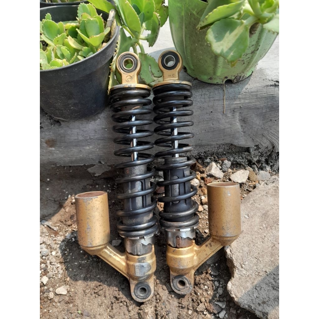 Skok Belakang Tirev Ori Copotan || Shockbreaker Tiger Revo Original Lepasan Motor.