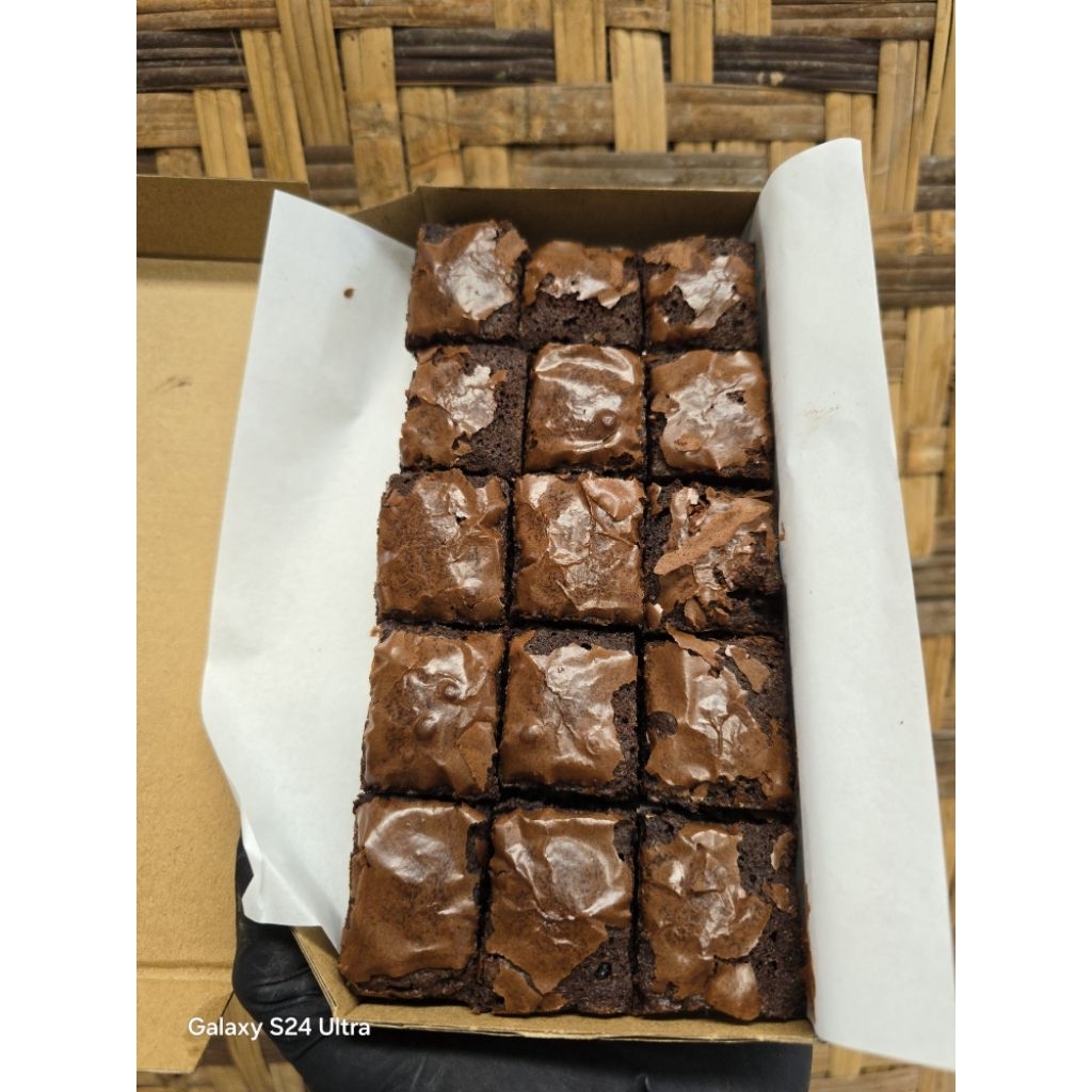

Maja Brownies Panggang 20x10cm