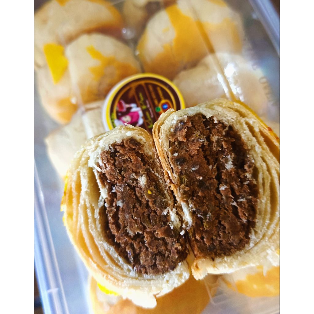 

1 BOX KUE PIA ISI KACANG HIJAU DAPOER KITA ISI 10PCS ORIGINAL