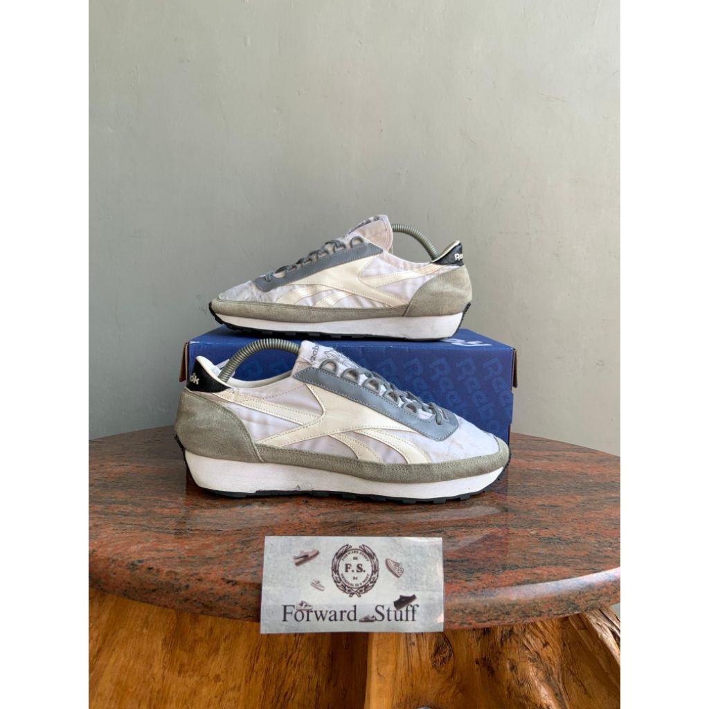REEBOK AZTEC WHITE GREY BLACK