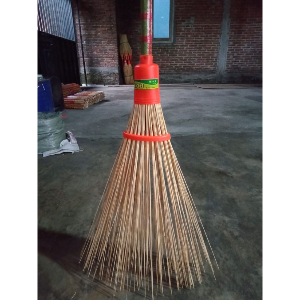 SAPU LIDI HALAMAN JUMBO PREMIUM / GAGANG PANJANG SAPU LIDI TAMAN