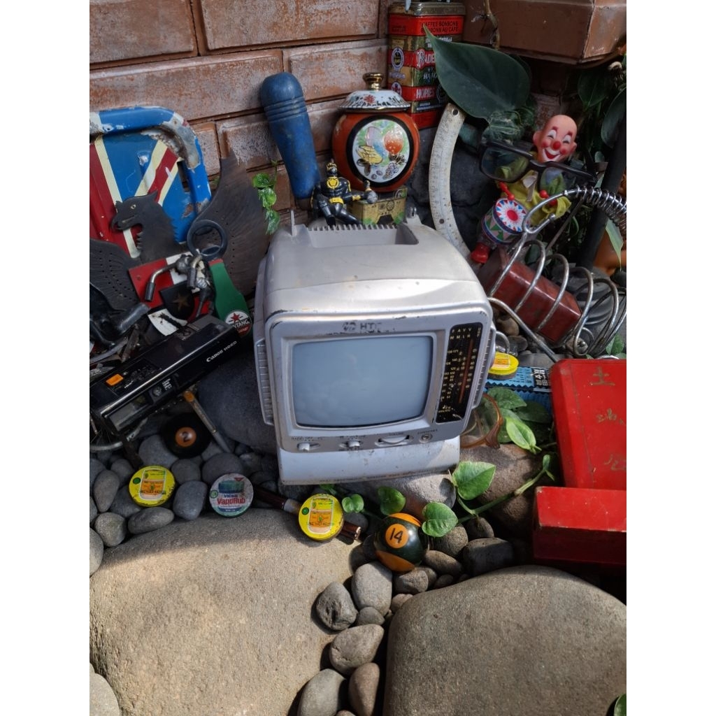 Tv mini jadul lawas antik kuno display vintage 125rb anggap mati