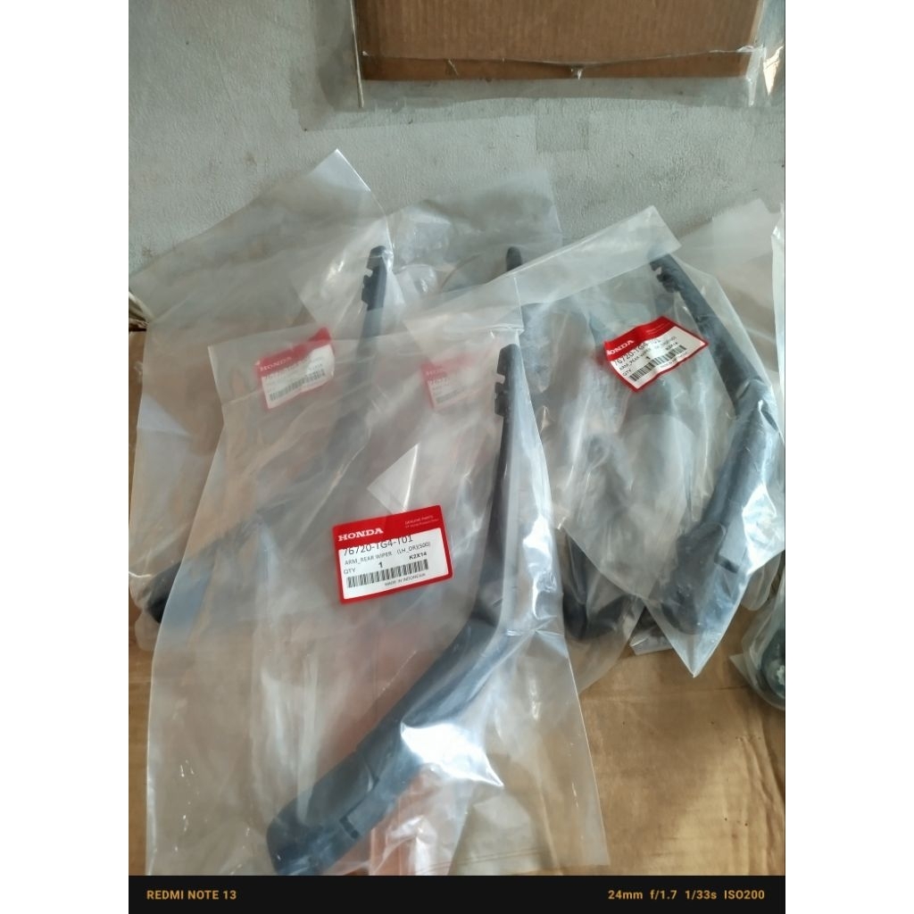 Arm Wiper Belakang Honda BRIO 2019-2022 Original