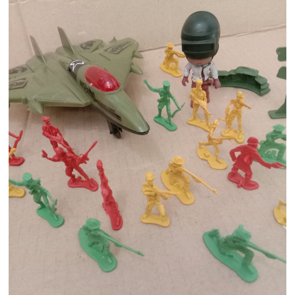 SATU SET MAINAN MINIATUR TENTARA MAINAN TENTARA PERANG