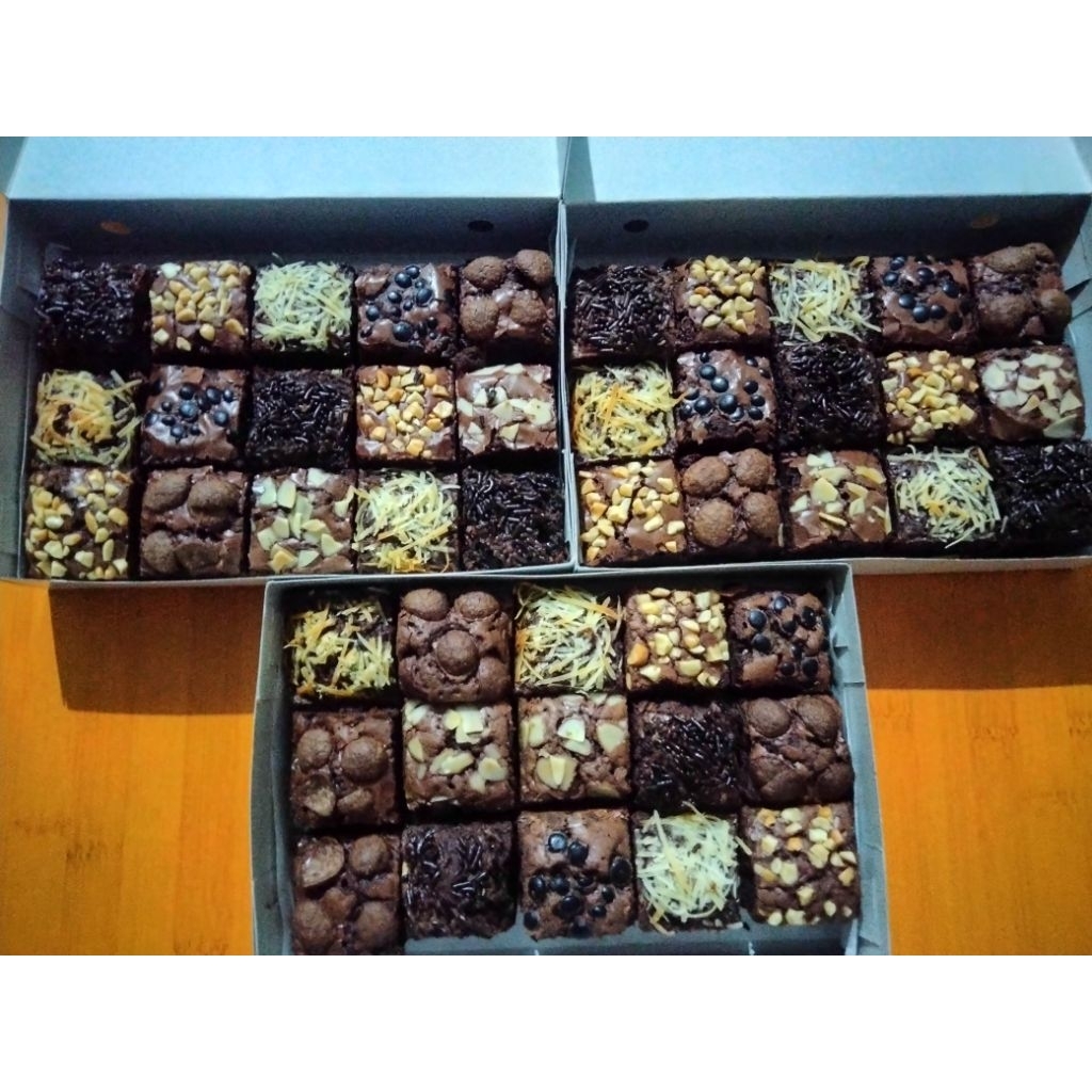 

Fudgy brownies isi 15