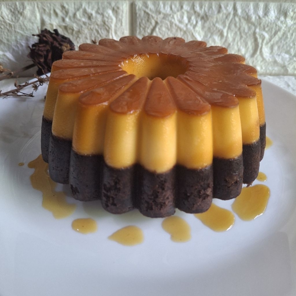 

Bolu Ketan Hitam Keju Lumer Karamel/ Kue Bolu Viral kekinian ukuran 15CM