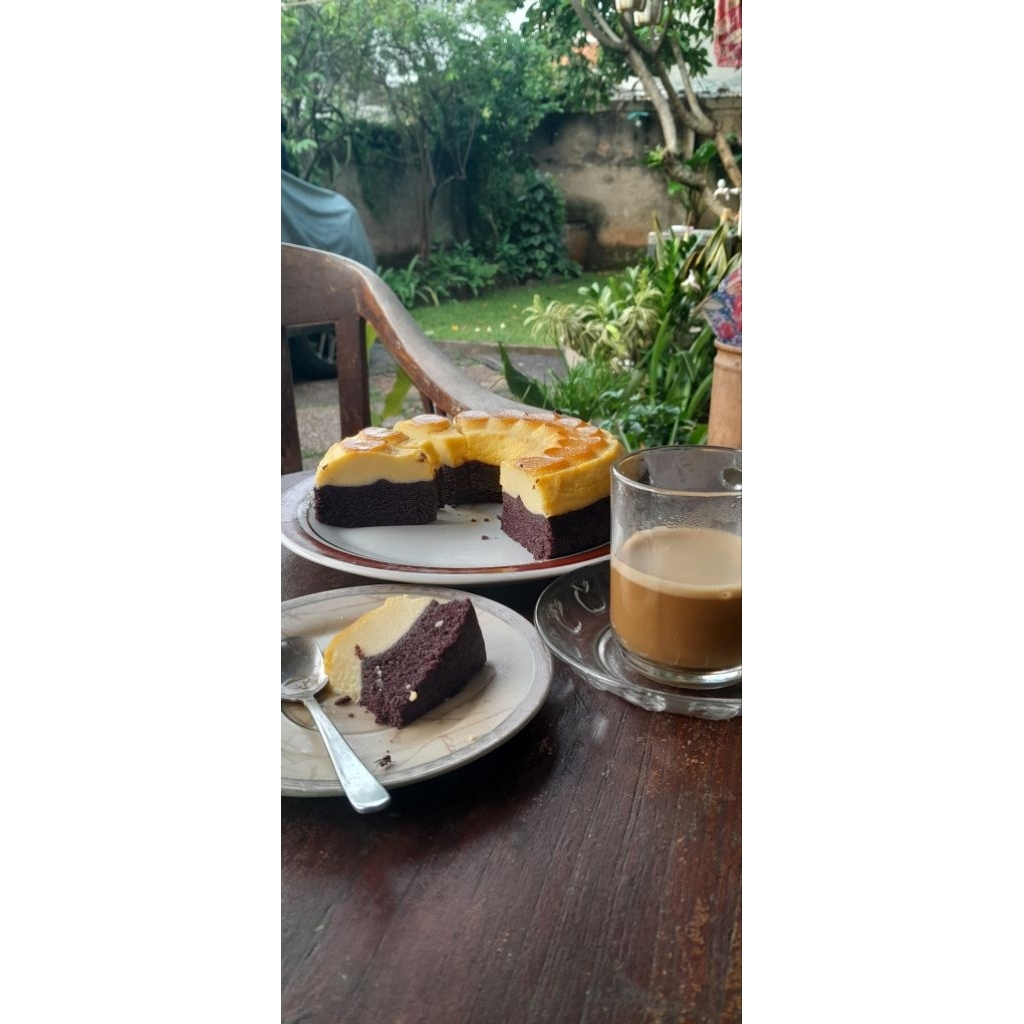 

Bolu Ketan Hitam Keju Karamel/ Bolu Viral kekinian ukuran 20-22CM