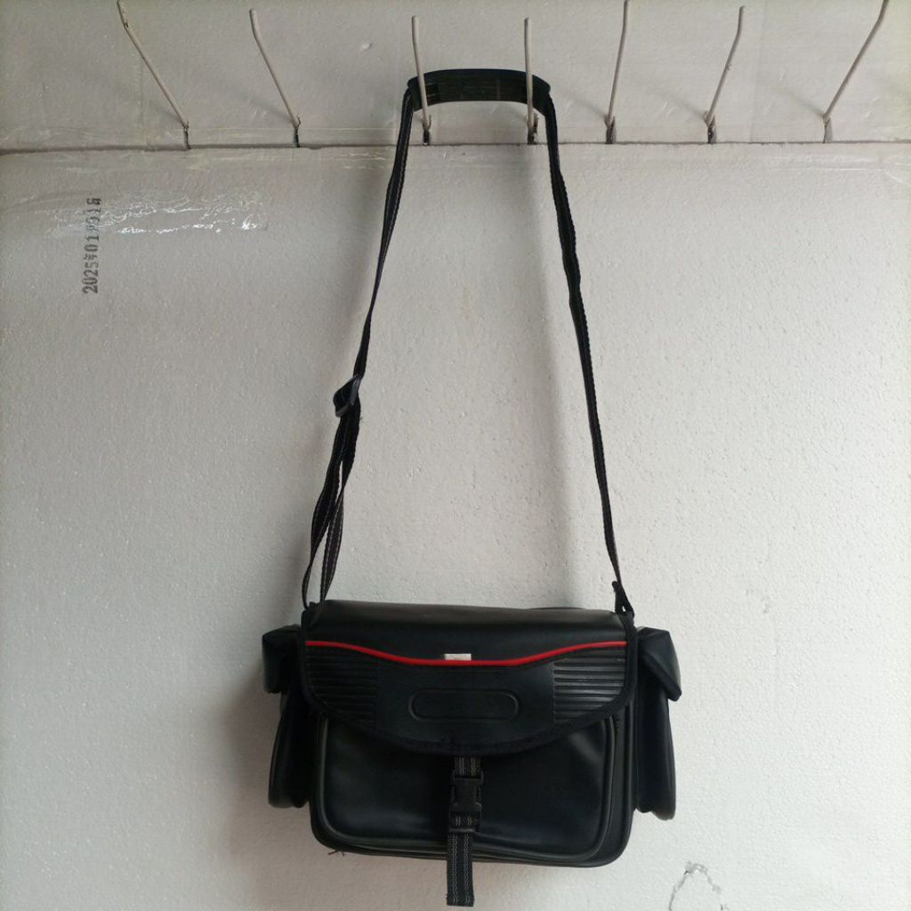 

Hattori synthetic leather bag-alas-25x10,5cm-tinggi-20cm-preloved