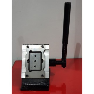 

MESIN PLONG BAJA / Mesin Plong Alat Potong Idcard Manual Baja Lokal