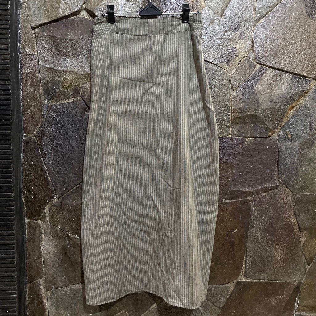 Preloved Rok Panjang Motif Garis - Garis