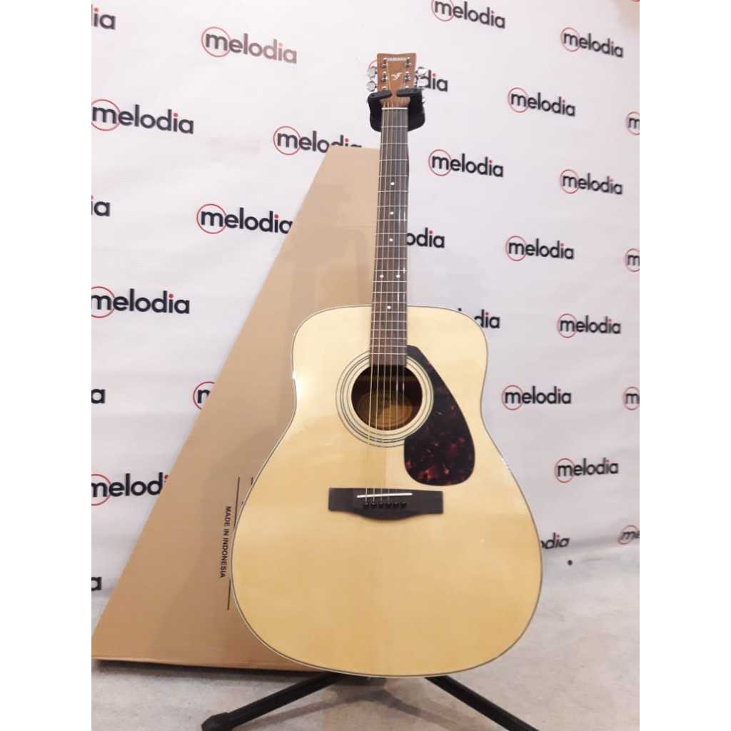 Yamaha F370 Natural Acoustic Guitar