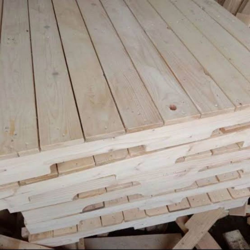 palet kayu  jati belanda
