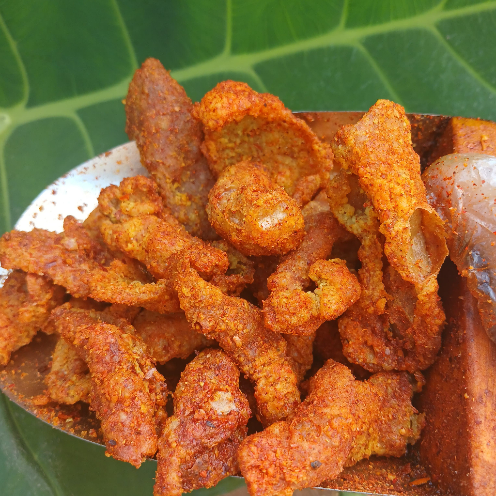 

Kulit Ayam Krispi Pedas Daun Jeruk Kemasan 500gr