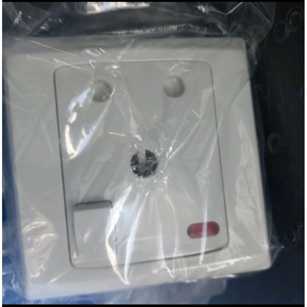 stop kontak ac mk 15A S2493 WHI