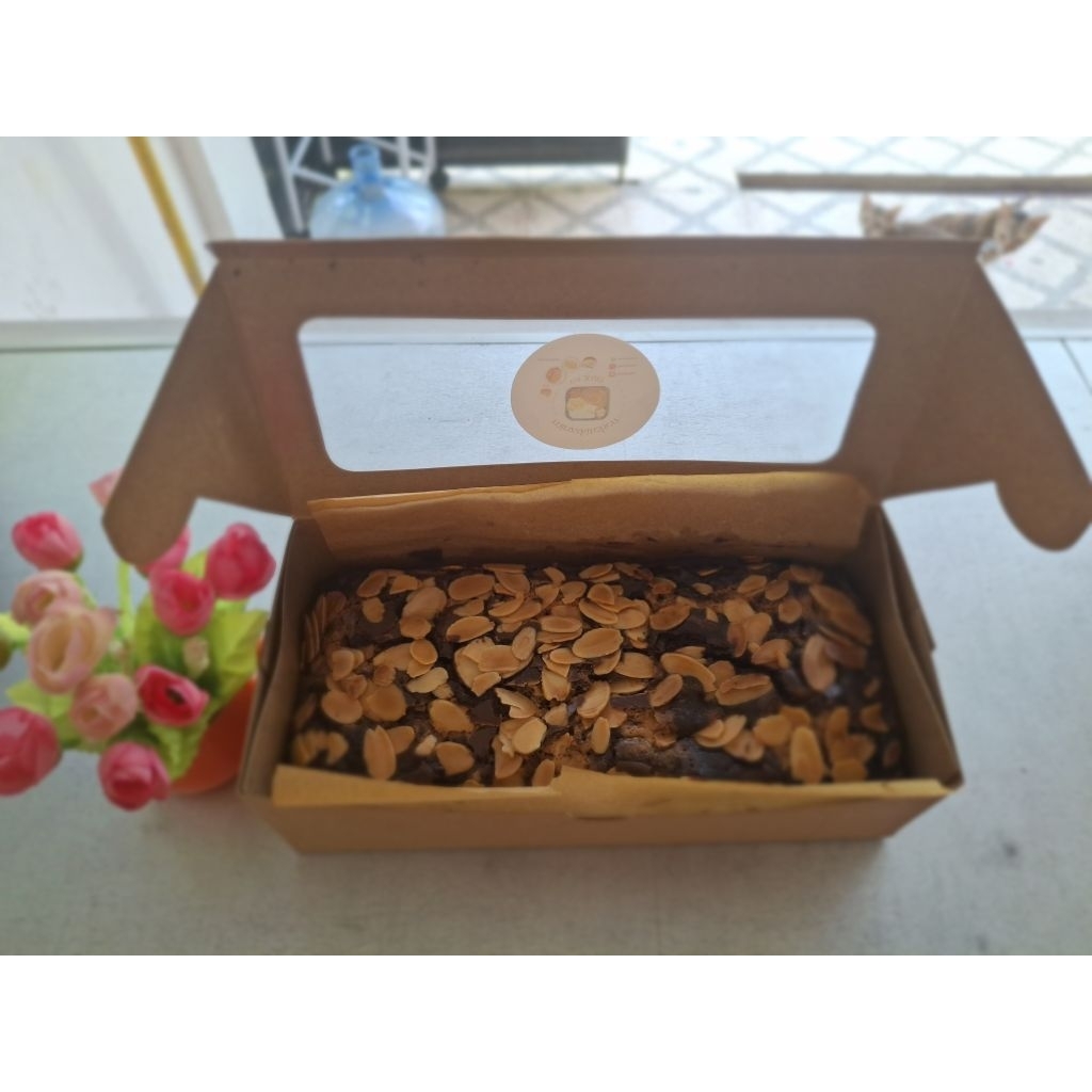 

Fudgy brownies almond