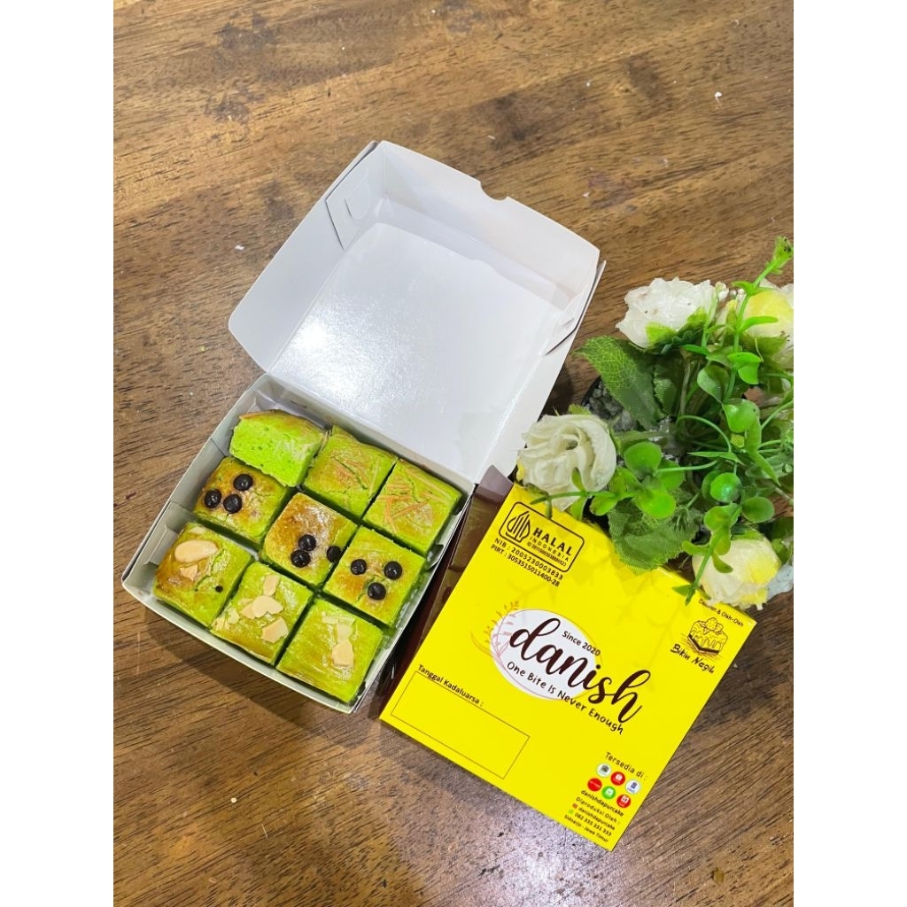 

Danish Mini Lekker Holland Pandan / Boterkoek 10x10 (9 Potong) Panggang Wangi Butter-Pandan by danishdapurcake