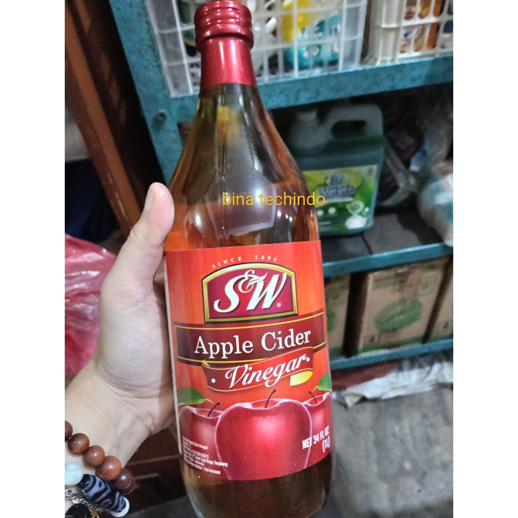 

S&W APPLE CIDER VINEGAR 1LITER. SW SARI CUKA APPLE IMPORT. CUKA APEL IMPORT. APPLE CIDER VINEGAR 1LITER.