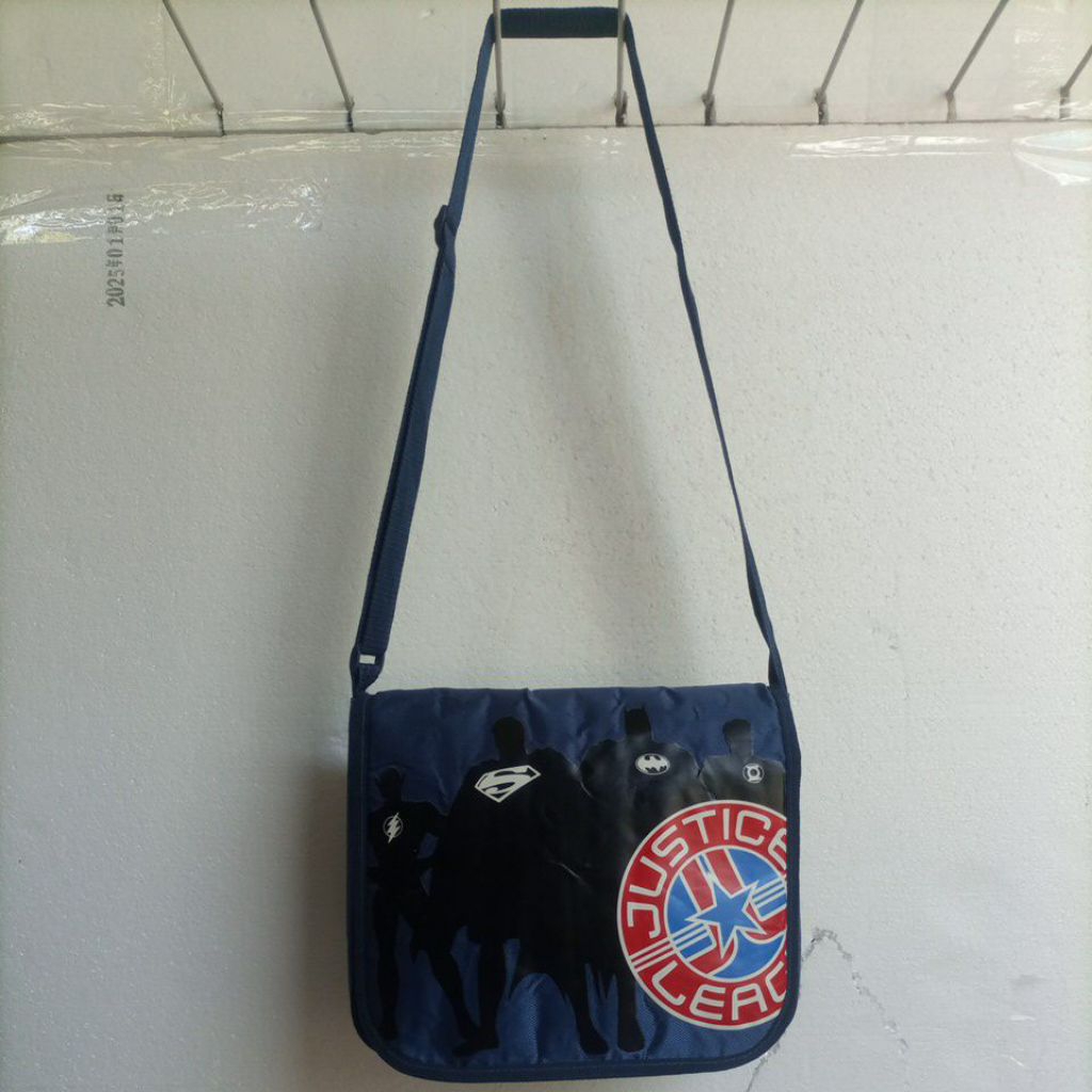 

Justice League Bag-alas-30x8cm-tinggi-30cm-preloved