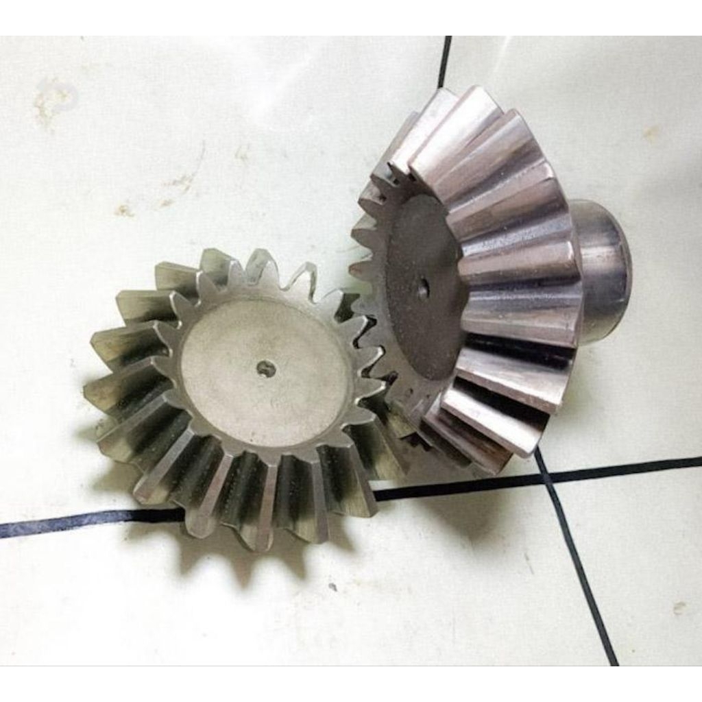 Bevel gear ,gigi payung Baja 135mm Z18 As55mm rasio 1:1