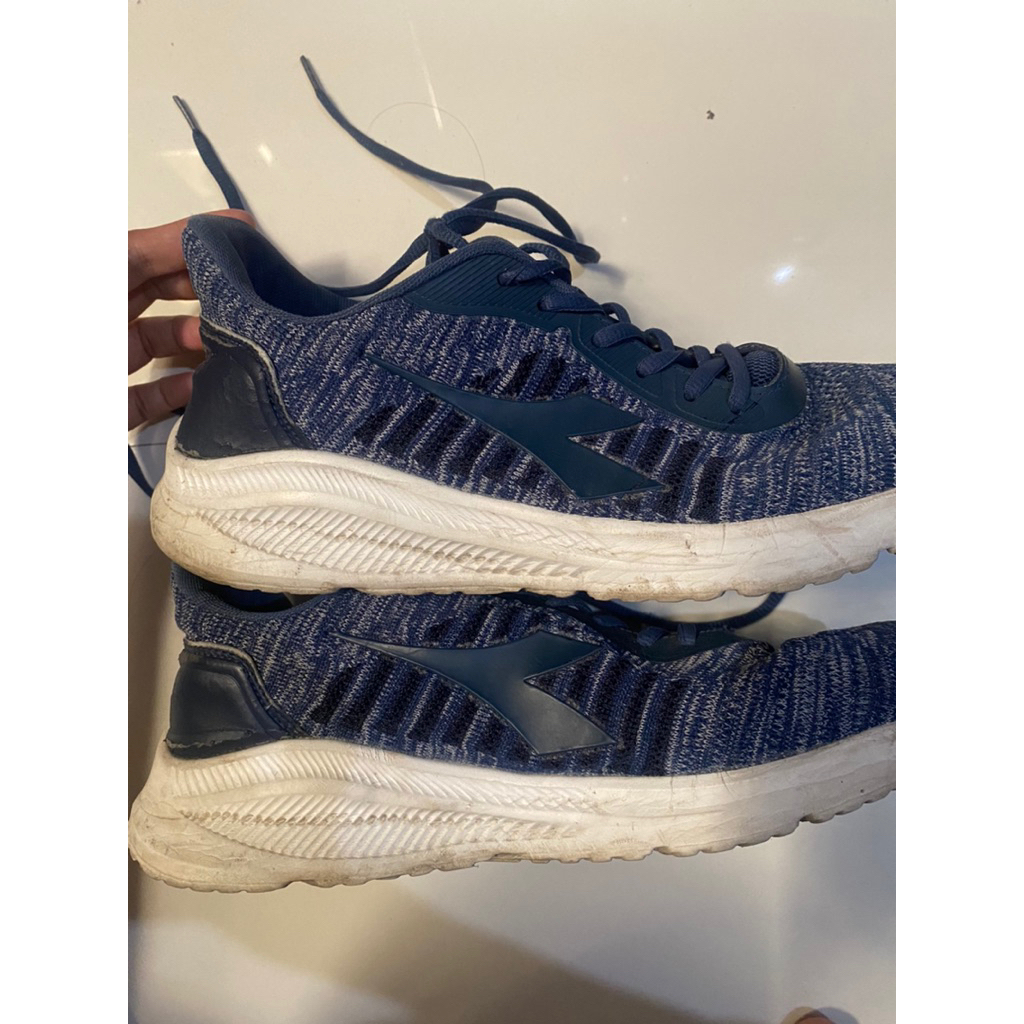 SEPATU SNEAKER DIADORA NAVY MEN PRELOVED