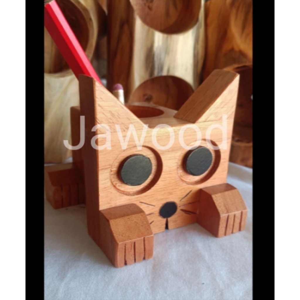 

Tempat Pensil Kayu Bentuk Kucing Unik 15x15x20 cm – Souvenir & Kado Ulang Tahun Anak