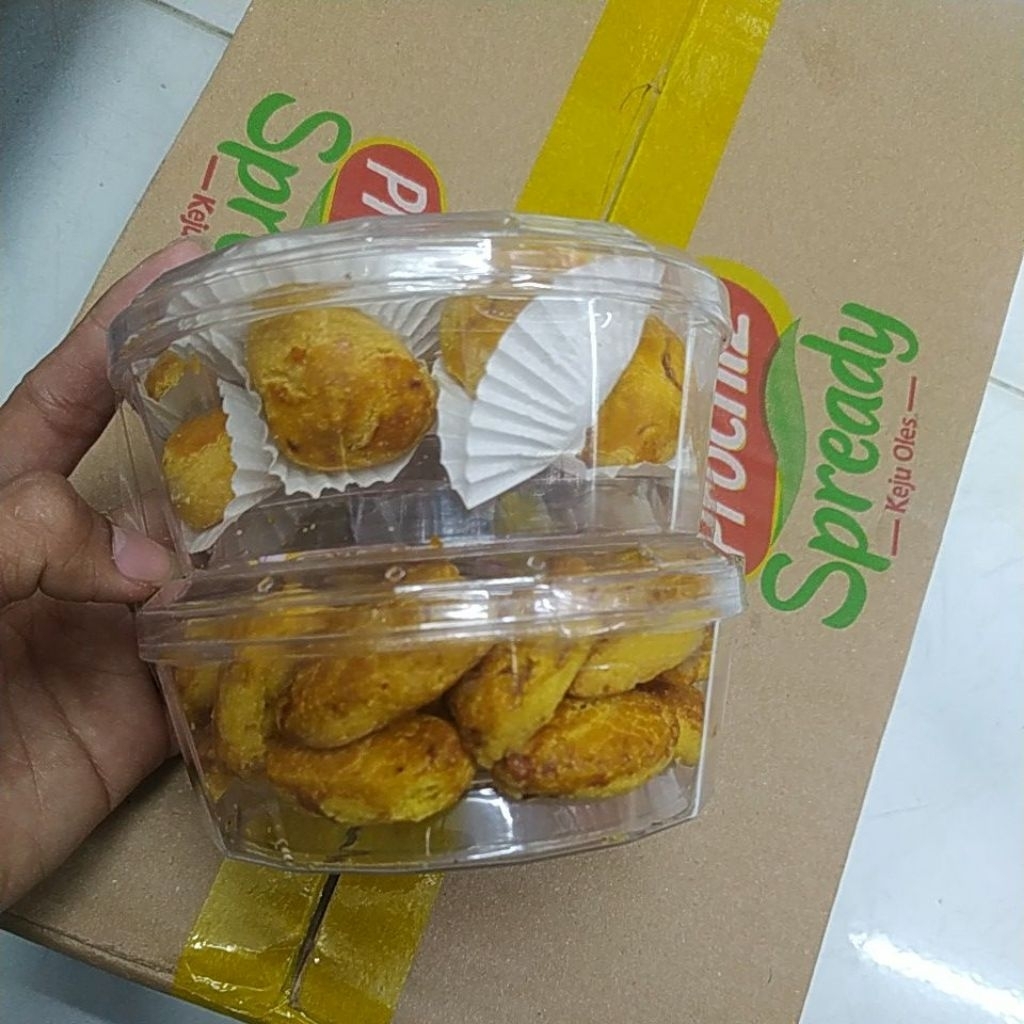 

PROMO kue kering beli 1 gratis 1 Kastengel/nastar/semprit