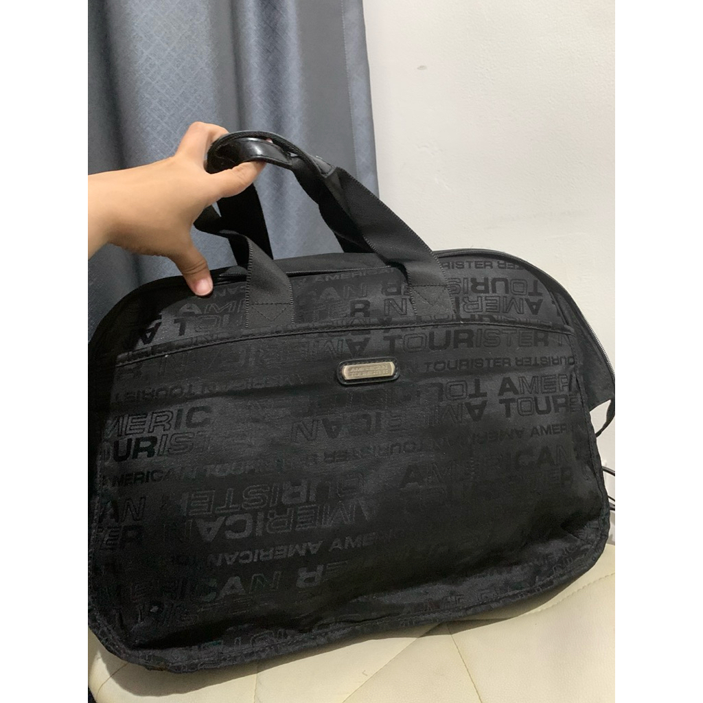 travel bag american tourister dufflebag gym bag big logo hitam kanvas preloved