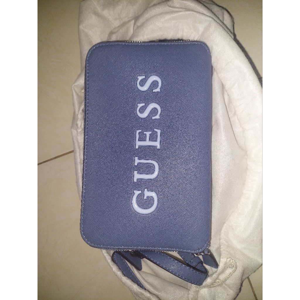 (baca desk) Tas selempang Guess (Mini Double Zip Crossbody Guess Bag).