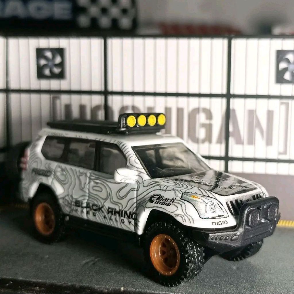 HOTWHEELS PREMIUM. LAND CRUISER PRADO '05. BLACK RHINO (LOOSE)