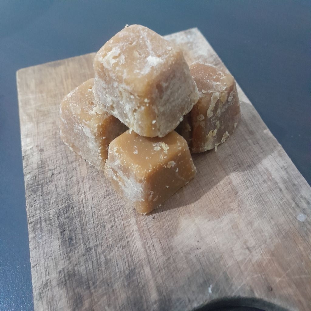 

Gula kelapa, gula jawa khas pacitan 250 gr