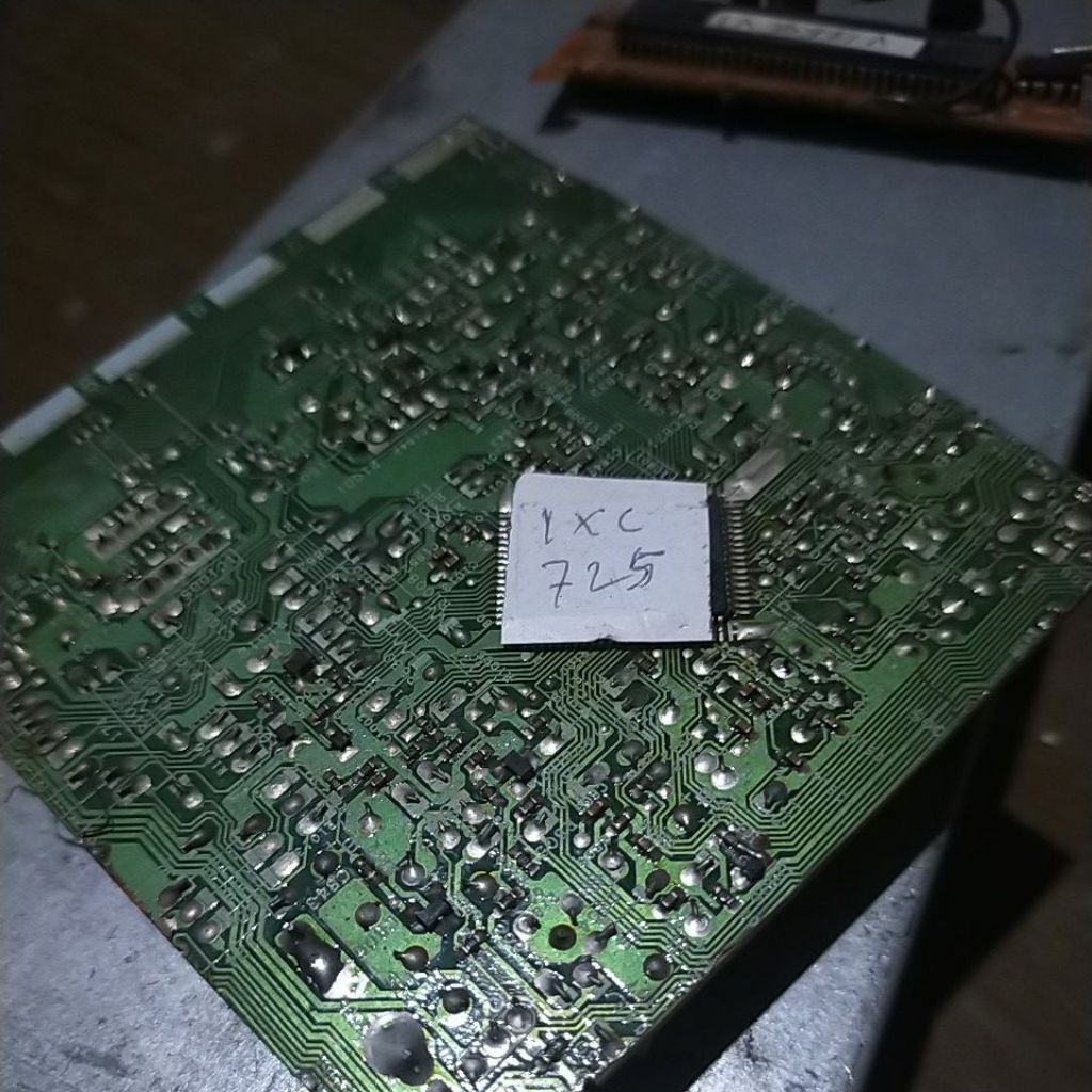 IC IXC 725 cabutan (Sharp)